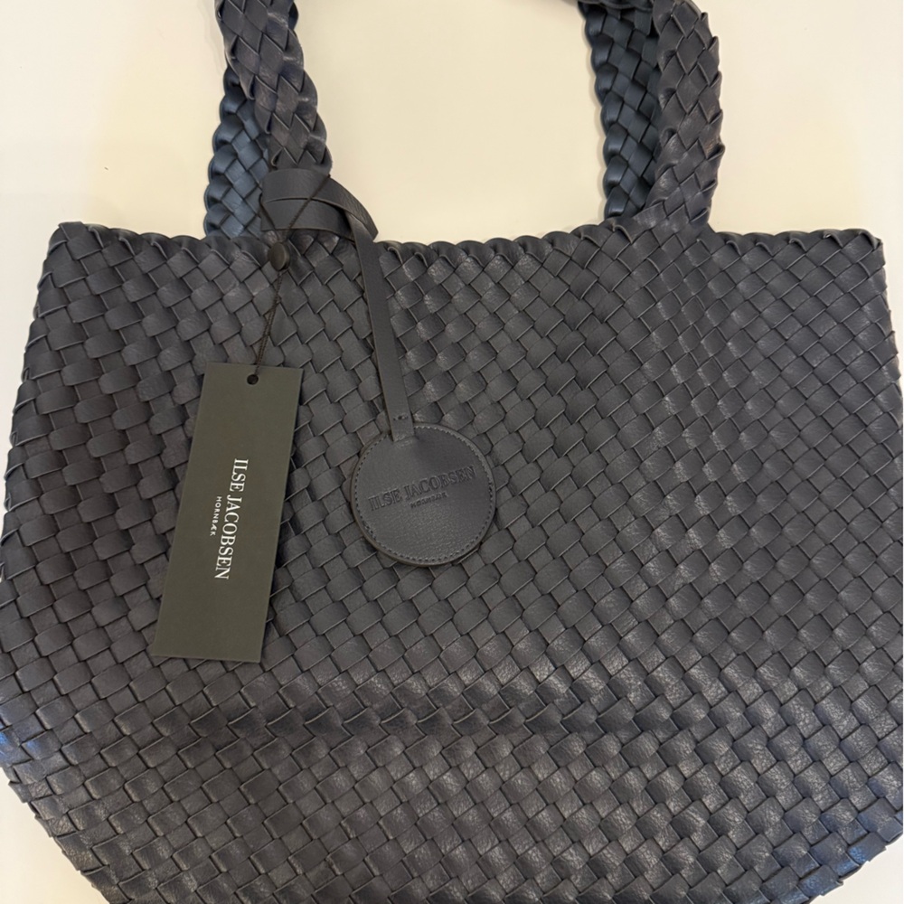 New Ilse Jacobsen Navy Woven Reversible Tote